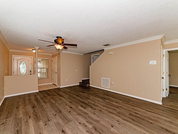 5th image of 3512 Chinaberry Ln