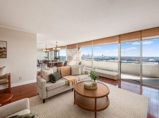 1000 Urlin Ave APT 920, Grandview, OH 43212