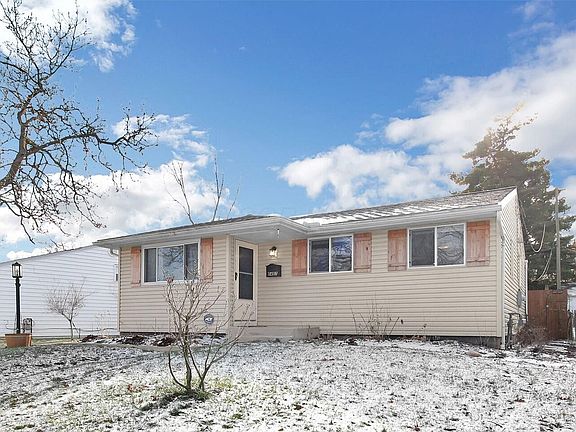 3rd image of 1457 Burnley Sq S