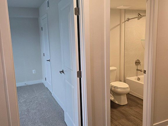 4th image of 33 Oasis Ave