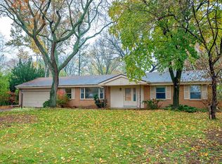 500 Rip Van Winkle Dr, Waukesha, WI 53186