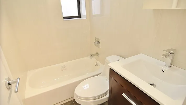 Sold by Park Property Advisors | media 6