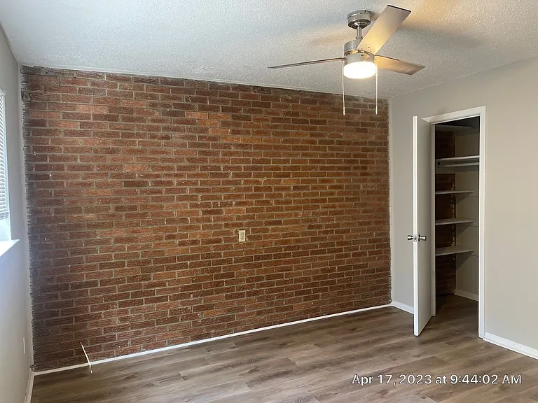 U of M Area - Southernwood Apartments — Photo 12