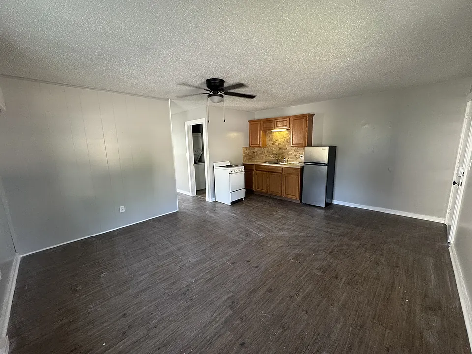 718 E Culton St #1