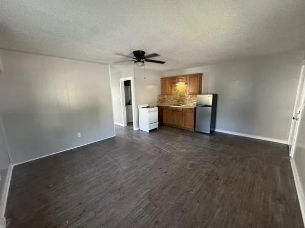 718 E Culton St APT 1, Warrensburg, MO 64093