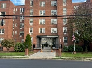 39 Glenbrook Rd APT 1H, Stamford, CT 06901