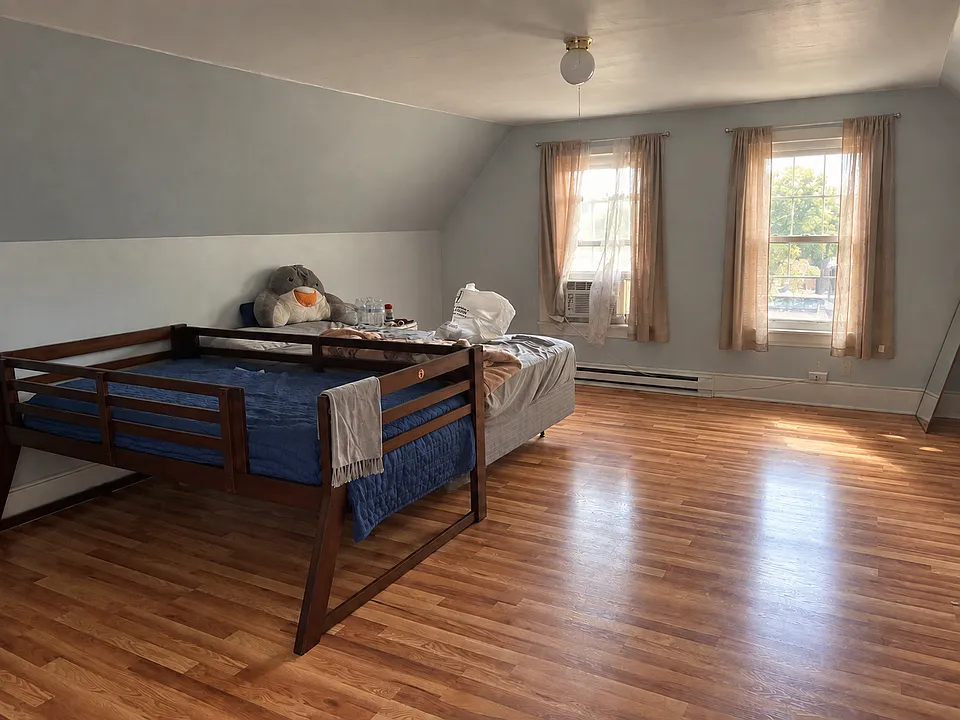 150 Franklin St #2