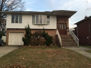 20 7th St, Valley Stream, NY 11581