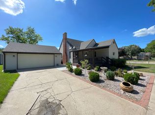307 S 4th Ave, Burwell, NE 68823