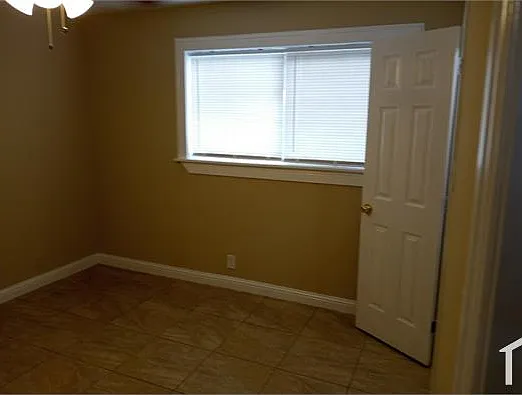 925 Sunset Ave — Photo 9
