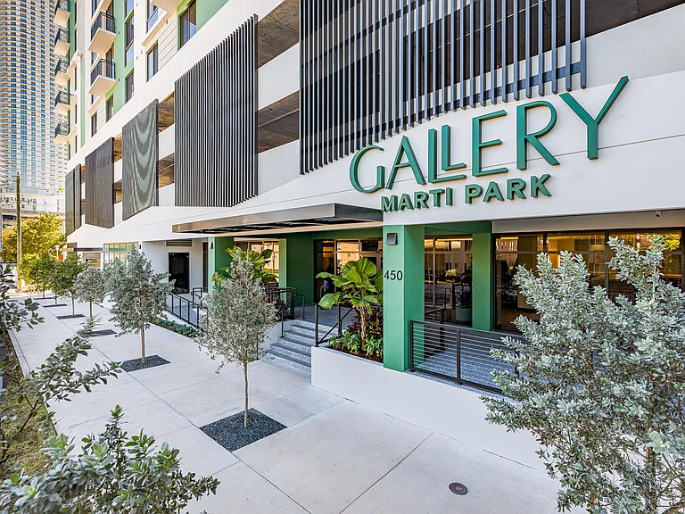 Gallery Marti Park — Photo 26
