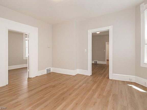 5th image of 1345 W 61st St #1