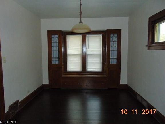 3rd image of 3499 W 122nd St