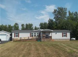 9473 Rose Rd, Middleport, NY 14105