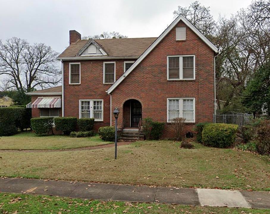 1st image of 1000 5th St W