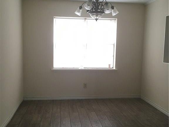 3rd image of 2417 Eastbrook Dr