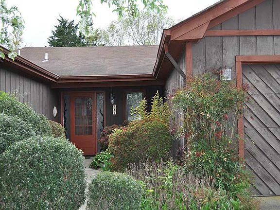 4th image of 913 Calypso Ln