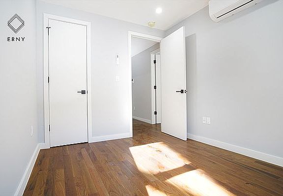 5th image of 184 Hart St #1
