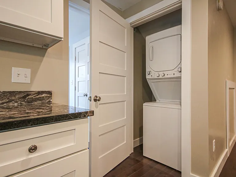 137 York St — Photo 38