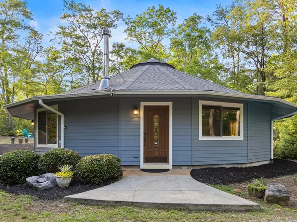 51 Sky Ranche Rd, Cleveland, SC 29635