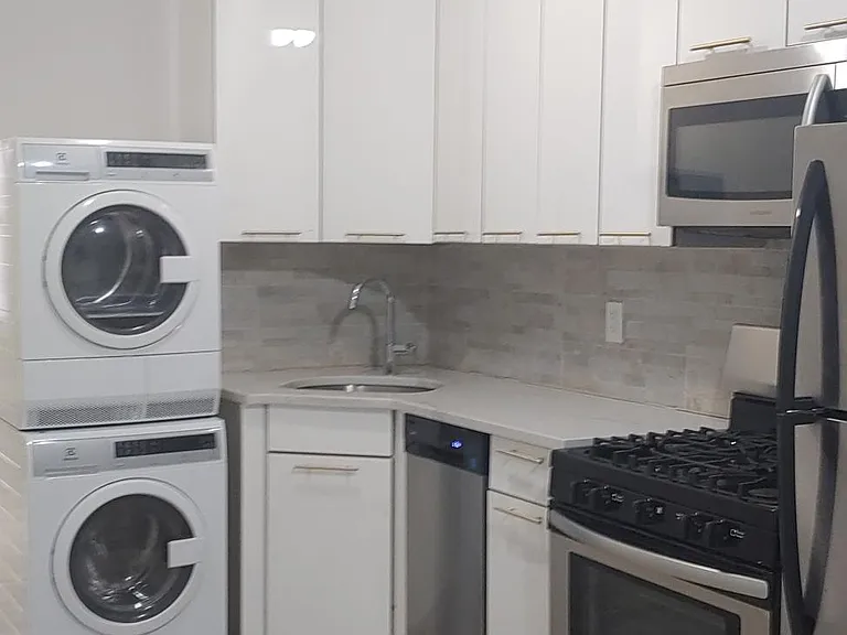 207 Webster Ave #2A — Photo 10