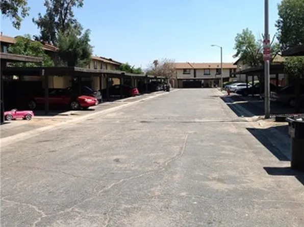 7918 Primrose Ln, Highland, CA 92346