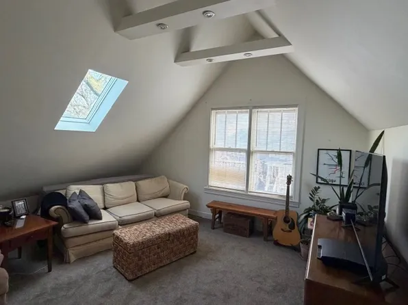 2126 W Barry Ave APT 3, Chicago, IL 60618