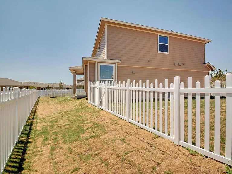 2015 Barker House Cv — Photo 33