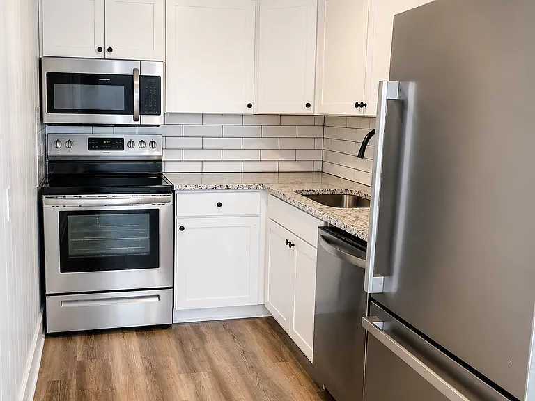 313 E King St #3 — Photo 3