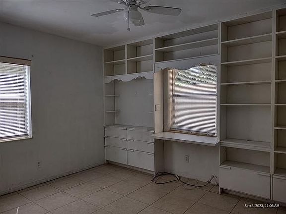 3rd image of 204 SE 19th St