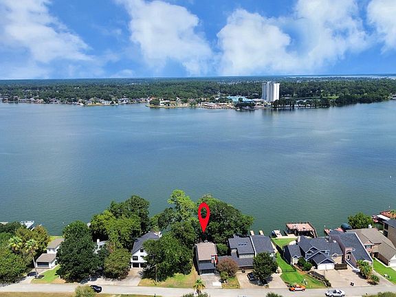 3rd image of 854 Lake View Dr