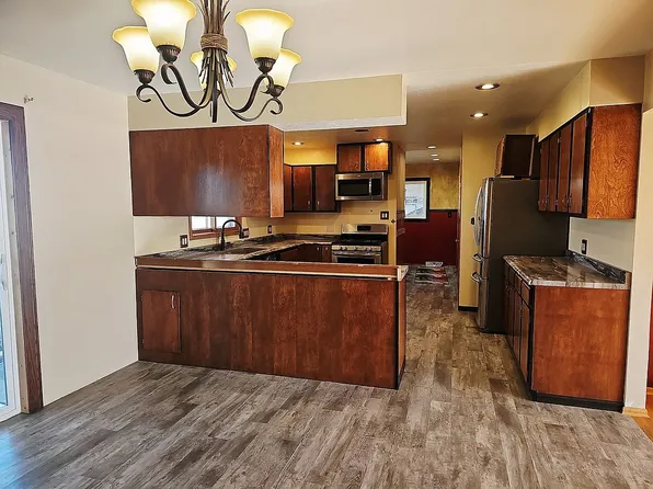 104 5th Ave W, Scobey, MT 59263