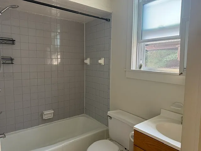 2 bed, 1000 sqft, $1,800 — Photo 4