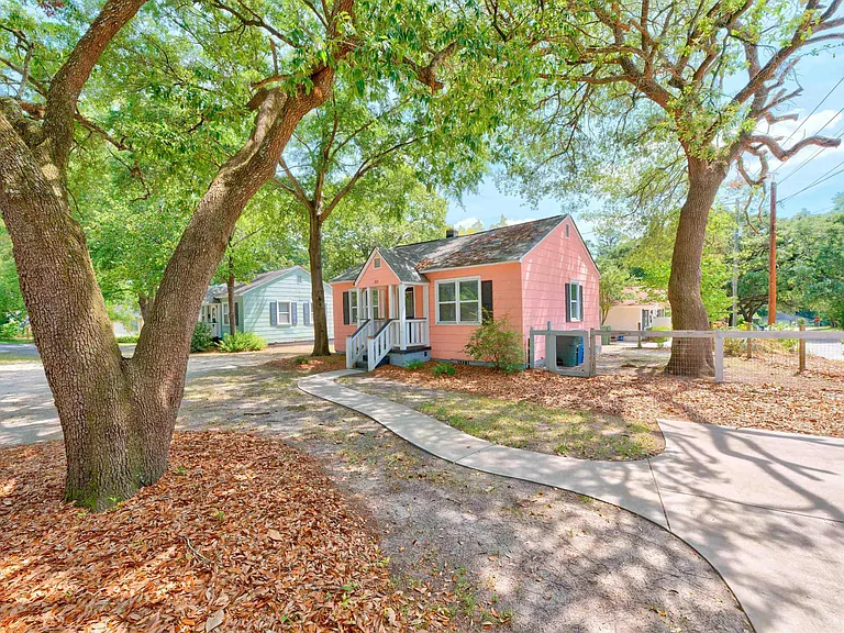 322 S Kilbourne Rd — Photo 4