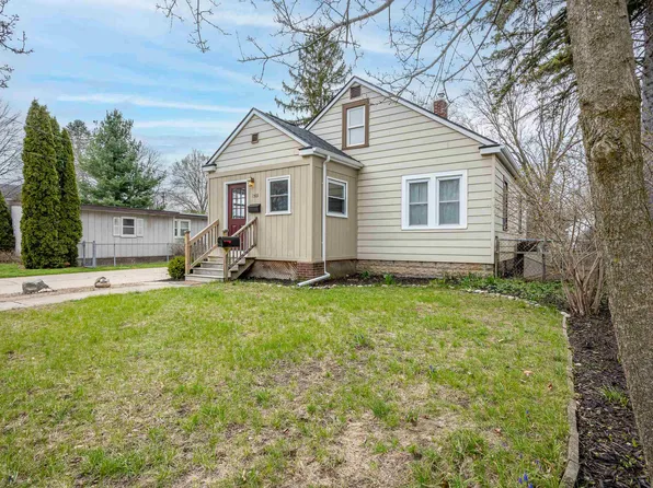 1501 Suncrist St, Midland, MI 48640