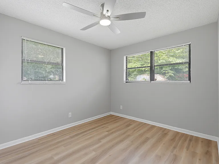 6766 London Bridge Ln — Photo 18