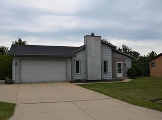 7920 S 67th St, Franklin, WI 53132