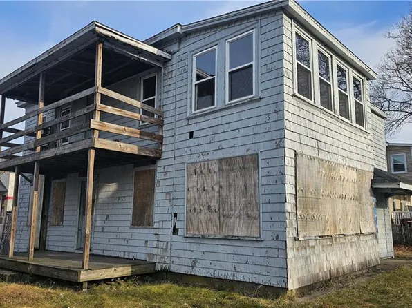 1239 Social St, Woonsocket, RI 02895