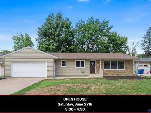 805 N Dakota St, Canton, SD 57013