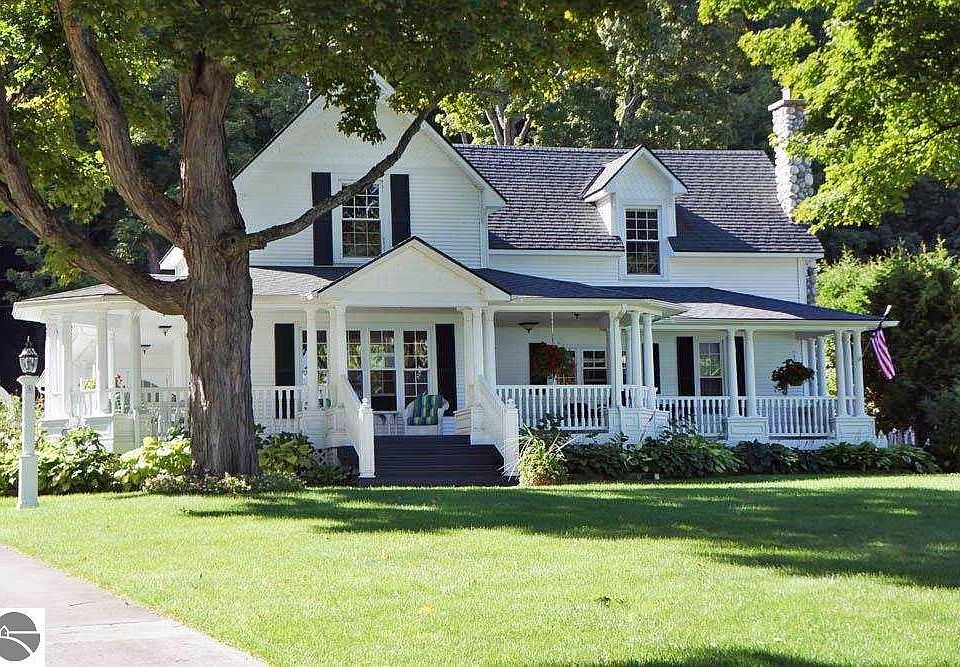 11333 Bluff Rd, Traverse City, MI 49686 | Zillow