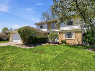 44242 N Umberland Cir, Canton, MI 48187