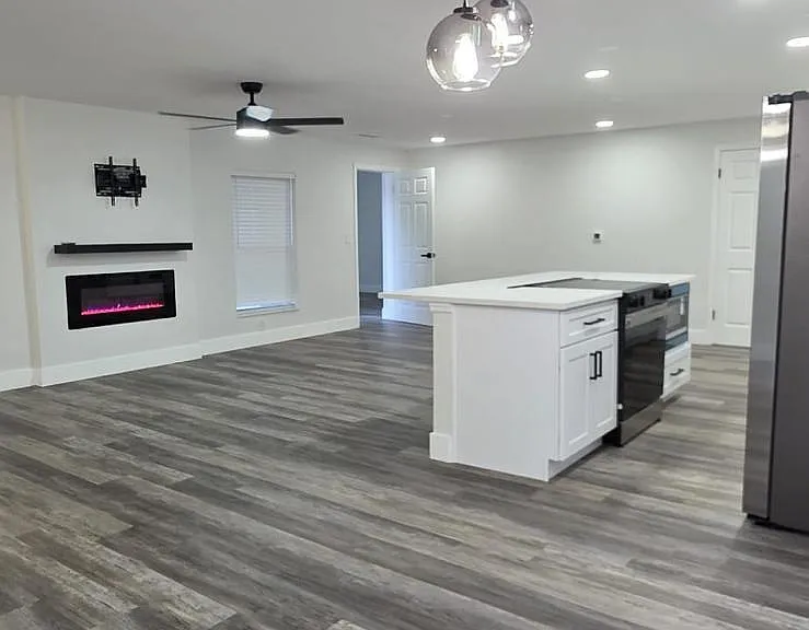 243 S Hull Ave — Photo 3