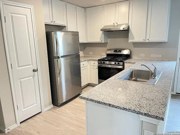 10547 Varmus Dr — Photo 3