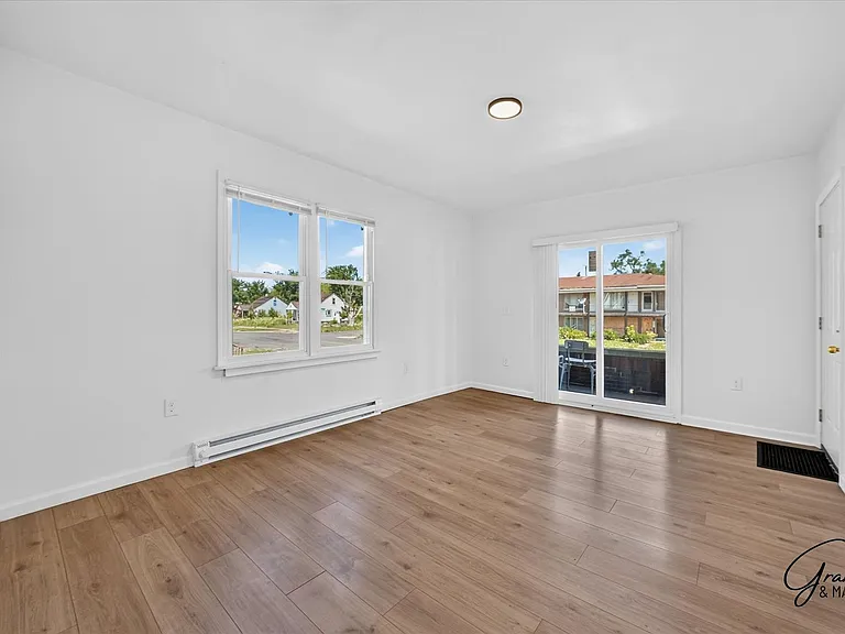 12932 Greiner - Bar Holdings & Blue & White LLC — Photo 4