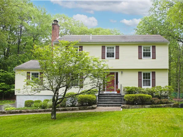 31 Tri Brook Drive, South Salem, NY 10590