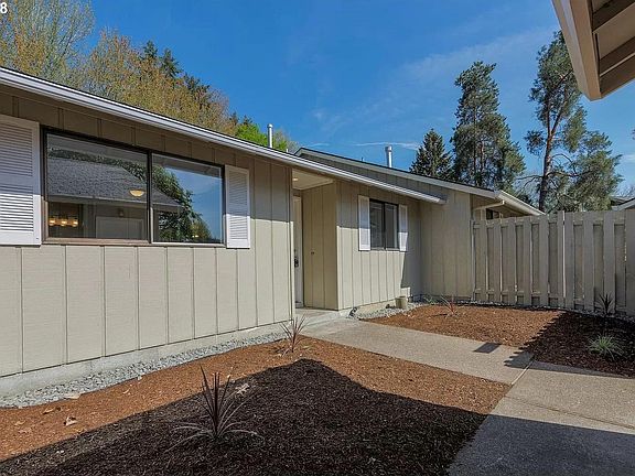 2nd image of 2927 SE Blue Bird Dr