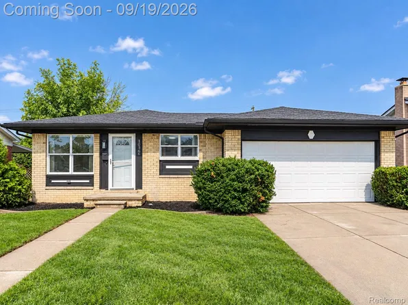 10566 N Oak Dr, Ferndale, MI 48220