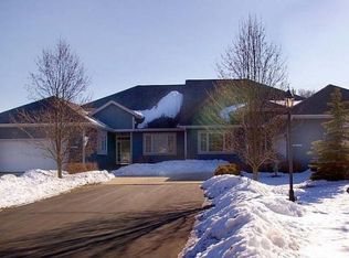 N48W16187 Lone Oak Ln, Menomonee Falls, WI