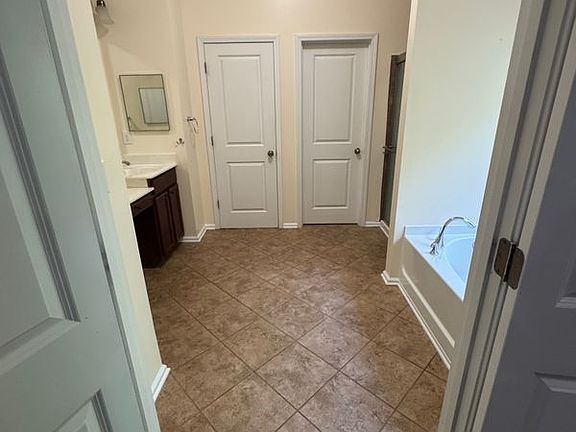 2nd image of 421 Morgans Creek Ct NW