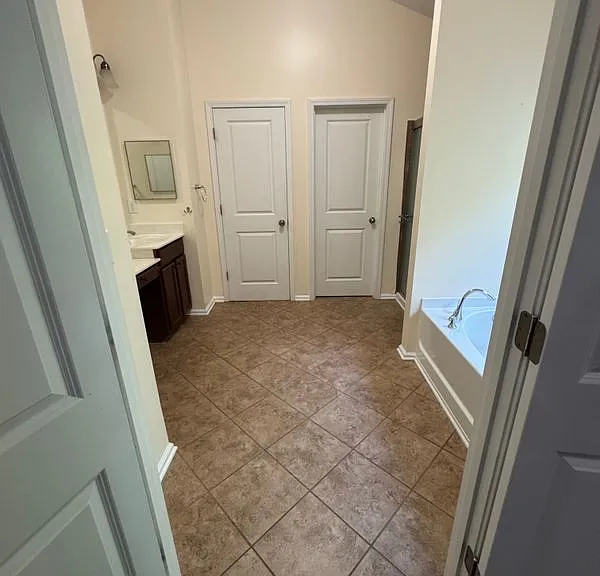 421 Morgans Creek Ct NW — Photo 2